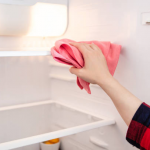 How to clean a fridge with bicarbonate of soda?